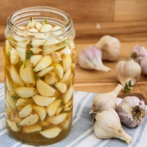 How to Preserve Peeled Garlic in Apple Cider Vinegar • a traditional life