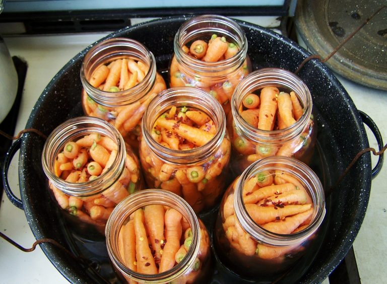Canning Pickled Carrots with Garlic Scapes