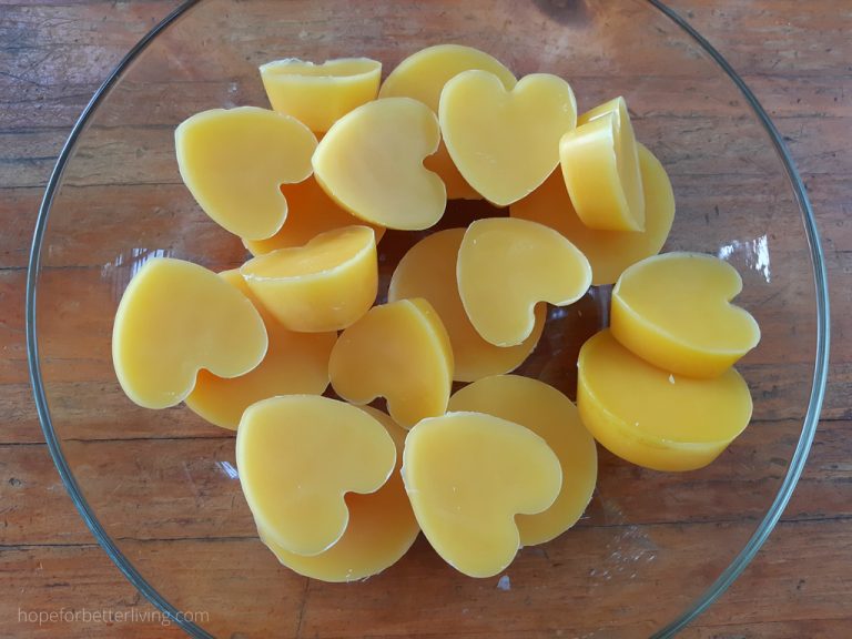 How to Prepare Beeswax for Home Use