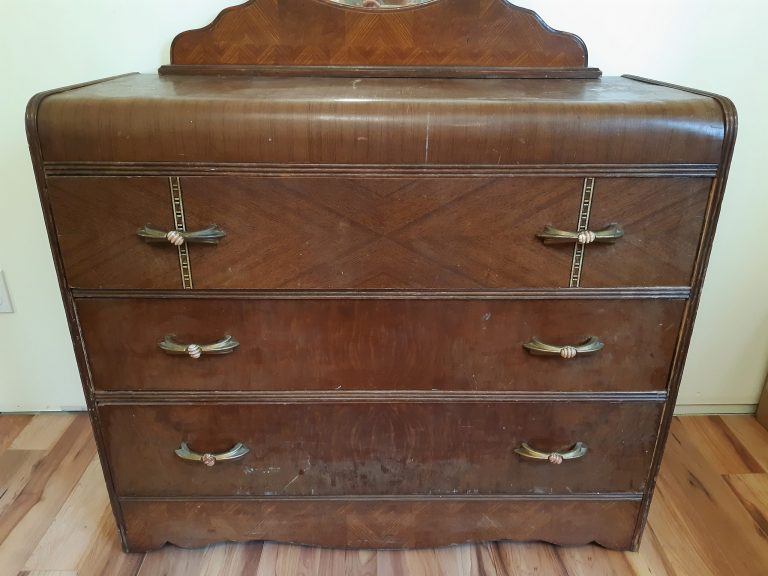 How to Use Beeswax to Deal With Sticky, Wooden Drawers