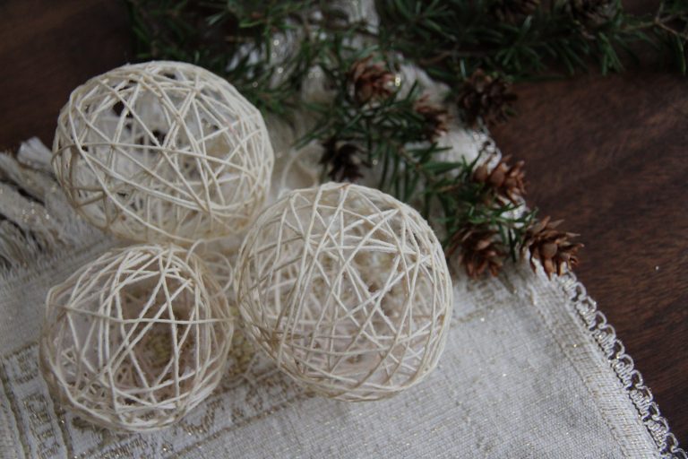 3 Rustic Christmas Tree Ornaments You Can Make At Home