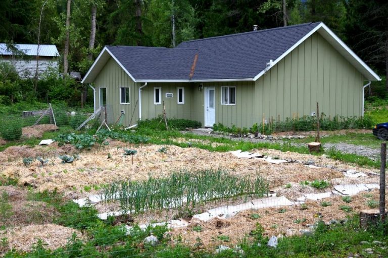 gardens in front of the Mountain Cottage