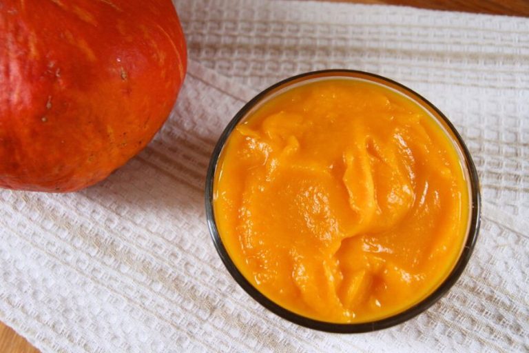 a bowl of homemade pumpkin puree made from roasted pumpkin.